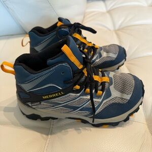 Merrell Moab FST Mid A/C Waterproof kids' hiking boots blue and gray Size 4 M